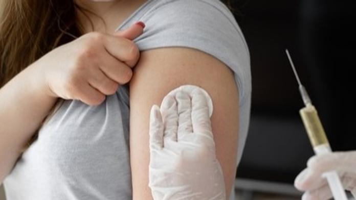 Zlikvidované vakcíny Česko stály miliardy. Pfizer pošle ještě miliony dávek