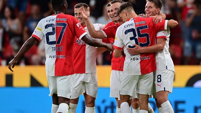 Slavia nasázela Pardubicím sedm branek. Tecl se vyznamenal hattrickem