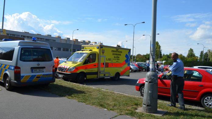 Muže nesoucího tržbu přepadl neznámý lupič! Odnesl si půl milionu!