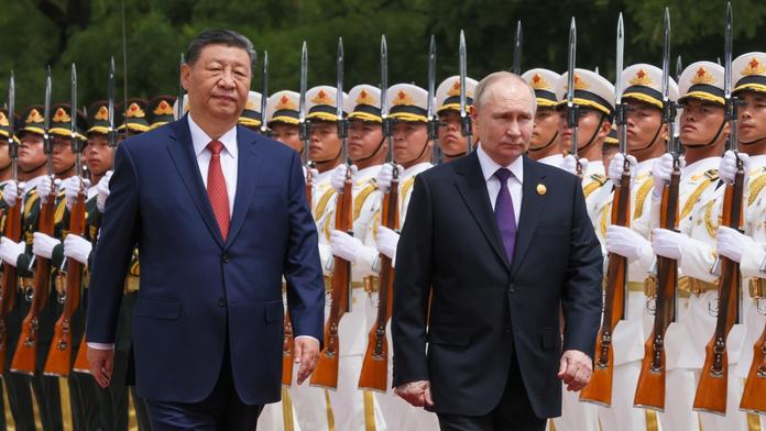 Ruský prezident Putin na návštěvě Číny s prezidentem Si Ťin-pchingem