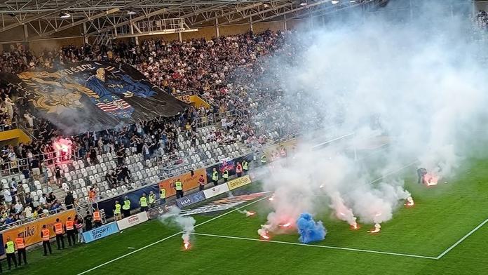 Šlágr na Slovensku zastínil skandál. Ultras málem zranili vlastního gólmana