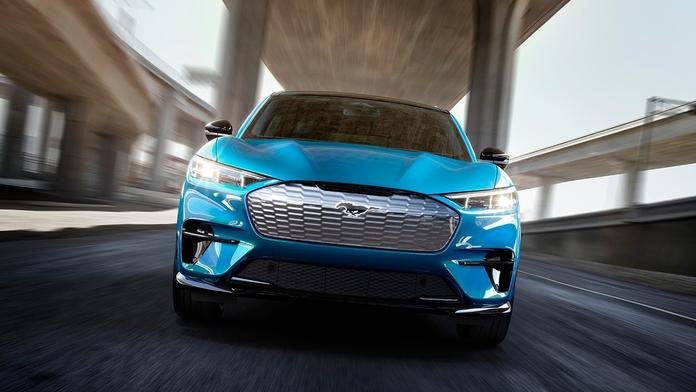 Ford představil první elektromobil, překvapivě to bude Mustang