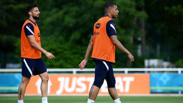 Giroud se opřel do spoluhráče, ten se urazil. Nepřihrává, říká kanonýr