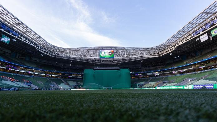 Bizár v Brazílii. Fanoušci byli při zápase na tribuně, fotbal viděli jen na obrazovce