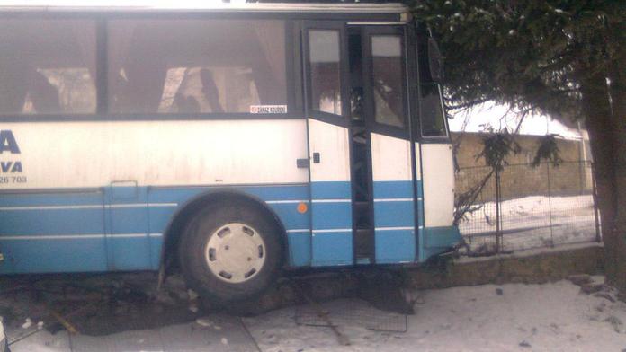 V Praze SRAZIL AUTOBUS SENIORKU! Je vážně zraněná