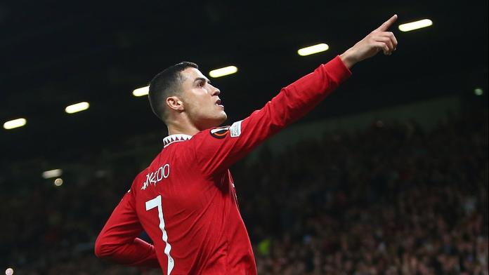 Ronaldo vyměnil ikonickou oslavu "Siu" za novou. Co na ni říkáte?