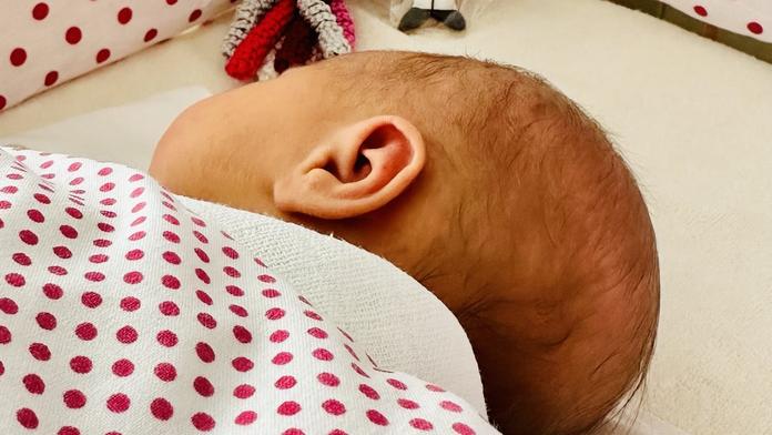 Kačenka z babyboxu už našla domov. Nové rodiče si zcela podmanila