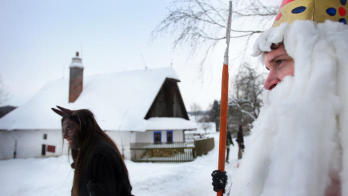 Mikuláš letos promrzne. Pranostiky slibují oteplení. PŘEDPOVĚĎ