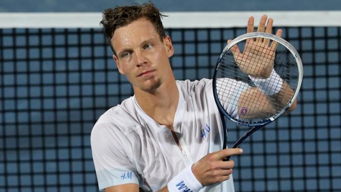 Berdych válí a v Dubaji už je v semifinále! Rosol na Federera nestačil