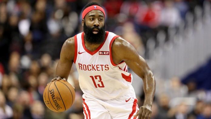 Harden se opět utrhl ze řetězu a dal 47 bodů! Curry slaví jubileum