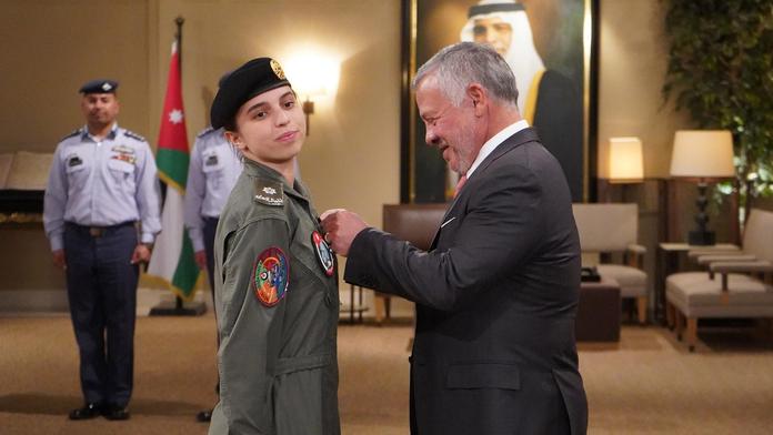 Jordánská princezna se stala pilotkou stíhačky! Dokončila vojenský výcvik