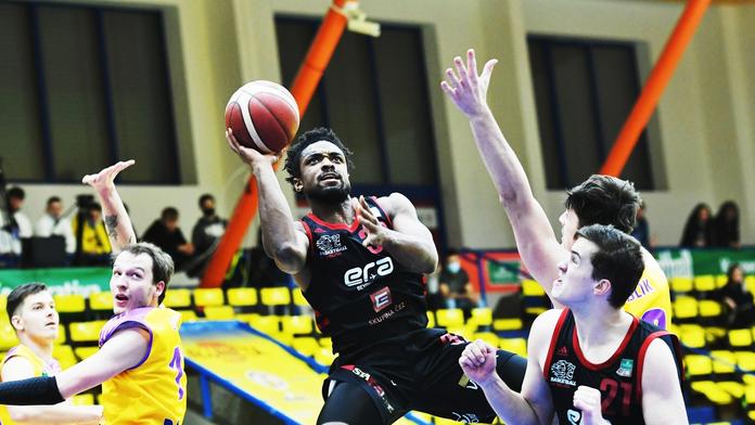 Basketbalisté Nymburka nadále kralují. Získali sedmnáctý titul v řadě