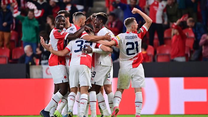 Slavia s Ballkani dvakrát prohrávala. Nakonec slaví první vítězství ve skupině