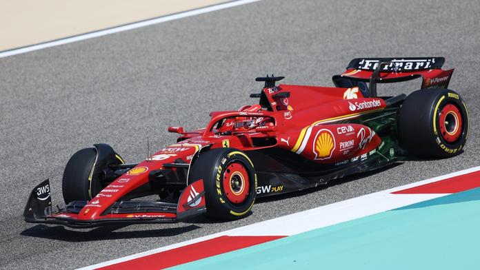 Testy v Bahrajnu pokračují. Ve druhém dni byl nejrychlejší Sainz z Ferrari