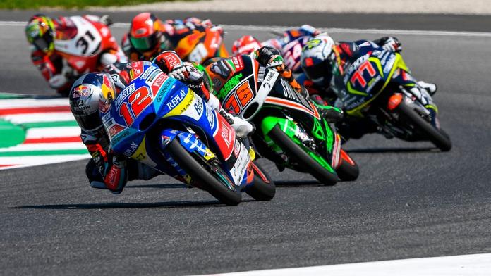 MotoGP ovlivnil hromadný pád, na ten v Moto3 dojel i Salač