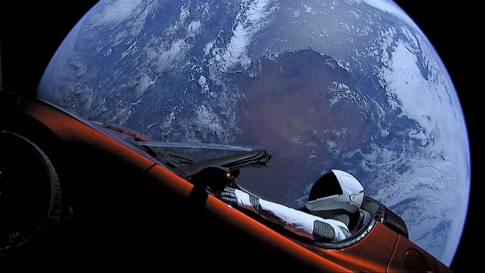 Tesla Roadster ve vesmíru
