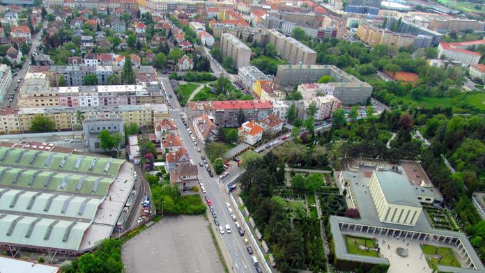 Pět otázek pro kandidáty do Senátu: Podívejte se, jak odpovídali v Praze 10