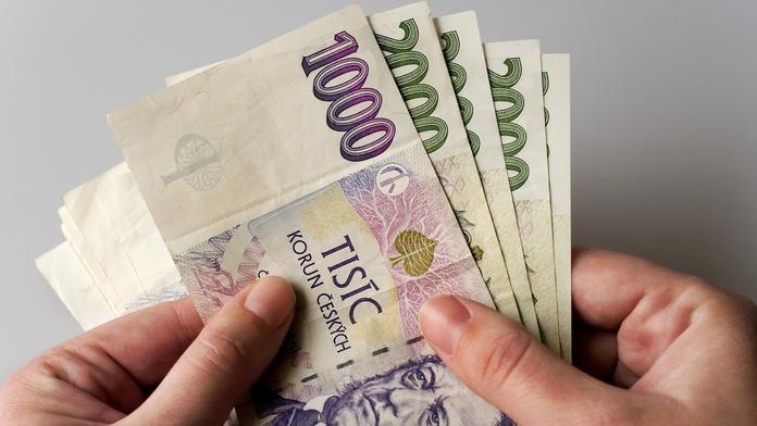 Poctivý muž našel téměř dvacet tisíc korun. Město hledá jejich majitele