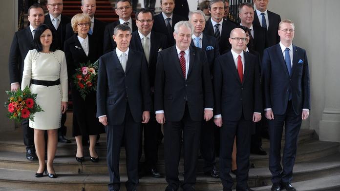 Ve vládě to jiskří! Ministr Prachař zřejmě přijde o místo