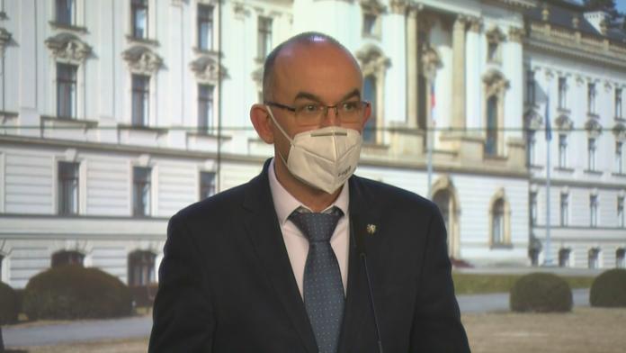 Blatný prozradil, kdy by se mohli další žáci vrátit do škol. V lednu určitě ne