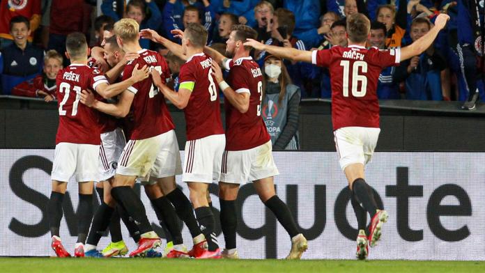 Sparta zdolala Rangers a má tři body! Kamara dostal červenou kartu