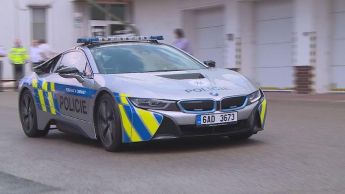 Nabourané policejní i8 už má BMW zpět! Co s ním bude dál?