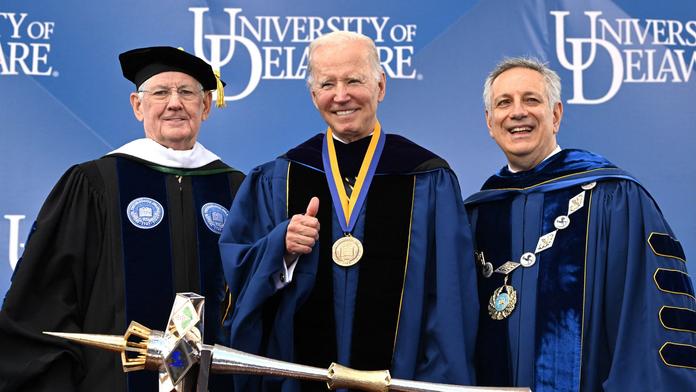 FBI zasahovala na univerzitě v Delaware. Agenti hledali tajné dokumenty Joea Bidena
