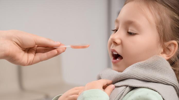 Lékaři holčičce diagnostikovali angínu. Málem ji zabila vzácná nemoc
