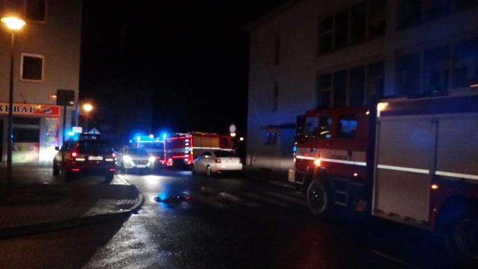 Žena tvrdila, že spadla do potoka při záchraně dítěte, žádné nenašli