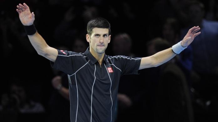 Djokovič si zajistil semifináe Turnaje mistrů! Dřel ale tři sety
