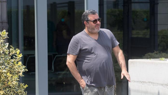 Kolik nasypaly anglické kluby agentům? Částka jde do miliard!