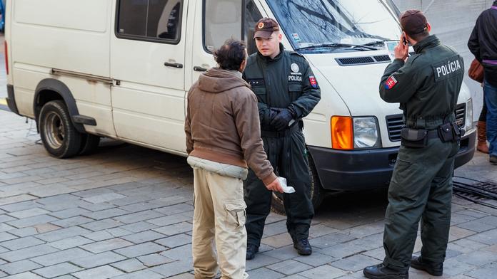Na Slovensku zatkli čtyři muže! Jsou podezřelí z terorismu
