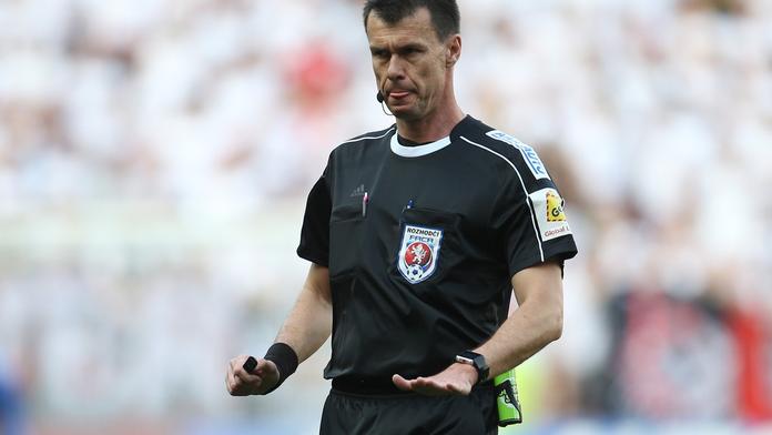 STOPKA: Sudí Franěk už zná svůj trest za spornou penaltu v derby!