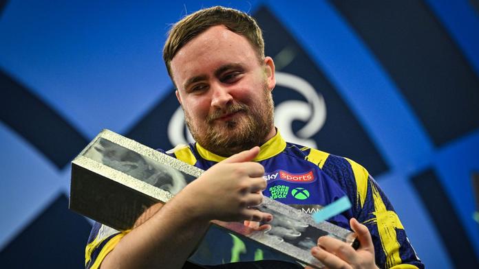 Při teorii se trápil, teď válel. Littler udělal jízdy napoprvé a slaví řidičák
