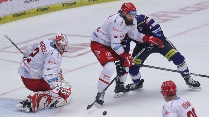 Do Třince míří stovky fanoušků Motoru. Jihočeši mají variantu i pro lidi bez lístků