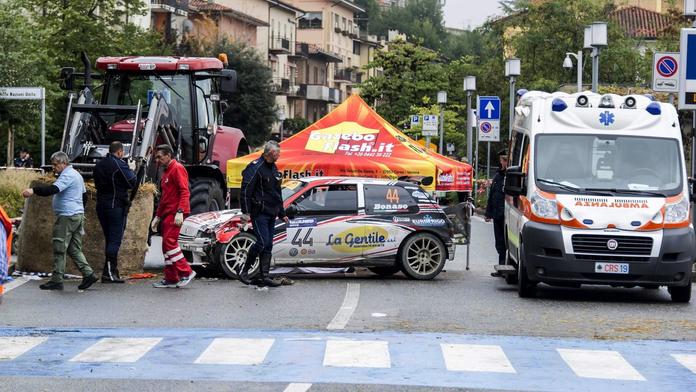 Tragédie na rallye! Auto v plné rychlosti vjelo přímo do diváků