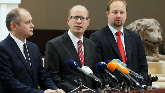ČSSD došla trpělivost, vyvolá hlasování o nedůvěře vládě. Přidají se k nim Véčkaři