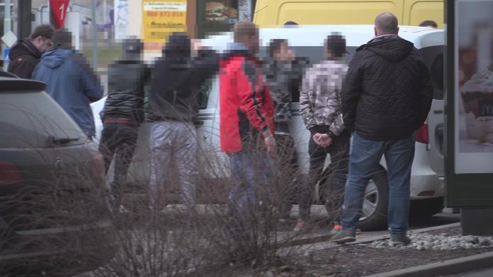 Policisté ve Svitavách krotili dvě velké strkanice za pár hodin!