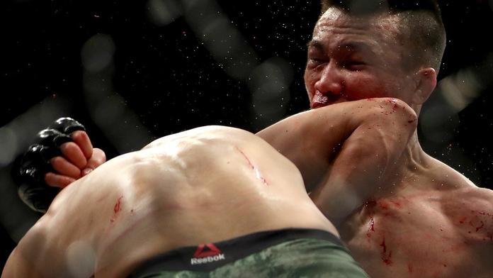 Nejšílenější KO v historii UFC: Korejec padl v poslední vteřině!