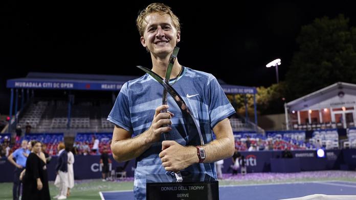 Radost u Kordů, syn Sebastian a otec Petr jako první vyhráli stejný turnaj ATP