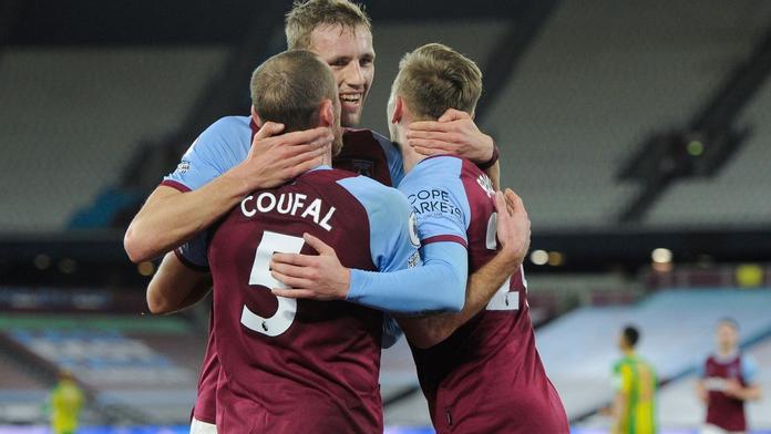 Coufal vykouzlil přihrávku a West Ham slaví. Poháry jsou blízko