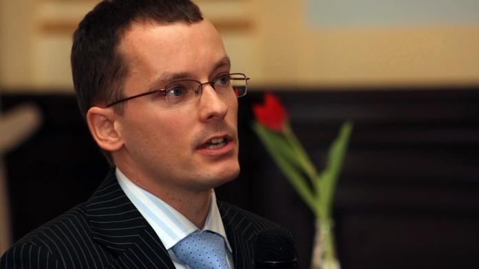 Lidé se musí vrátit k úspornému způsobu života, radí ekonom