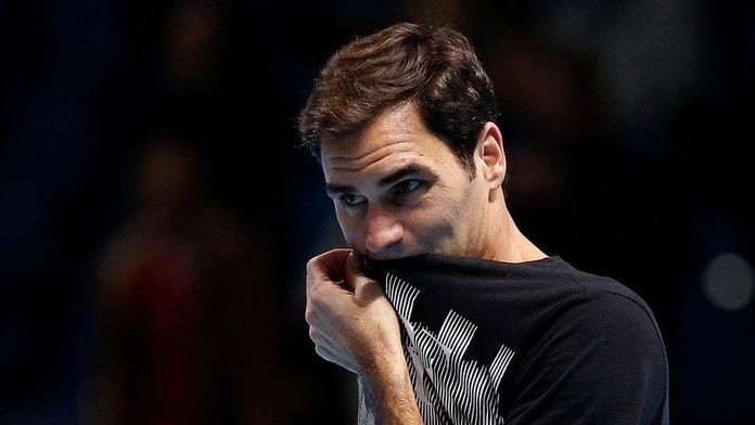 Šok na Turnaji mistrů: Federer prohrál, do finále jde Belgičan