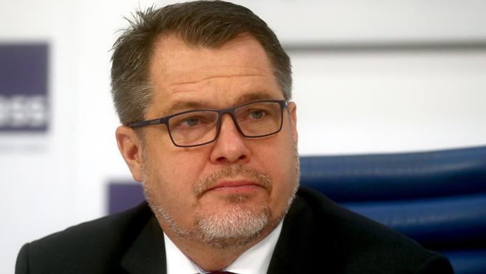 Ruské ministerstvo si předvolalo českého velvyslance. Hrozí odvetou za vyhoštění diplomata