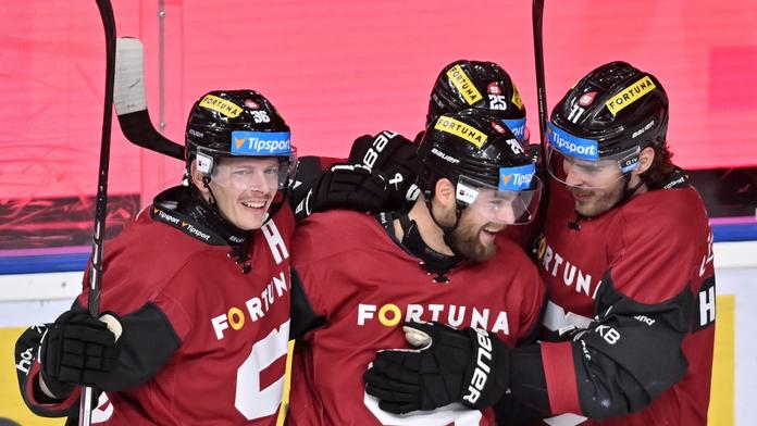 Sparta slaví druhou výhru ve dvou dnech. Porazila Olomouc a je v čele extraligy