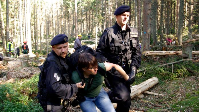Policie nás ponížila, tvrdí aktivisté. Ústavní soud se jich zastal!