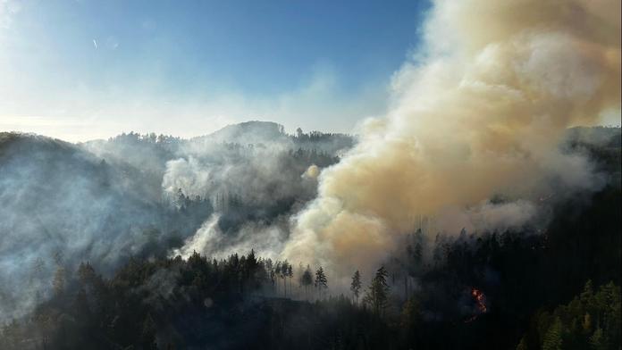 Meteorologové rozšířili výstrahu před požáry. Platí pro skoro celé Česko