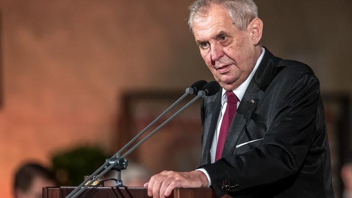 Zeman znovu nejmenoval dva profesory. Škola zvažuje žalobu
