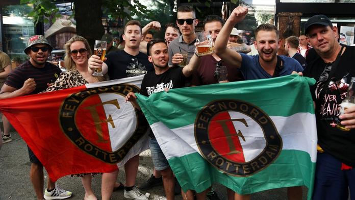Chaos v Tiraně. Fanoušci se střetli s policií, incident si vyžádal i zranění