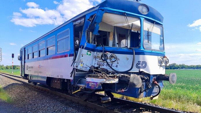 Střet vlaku s nákladním autem, 8. 5. 2025